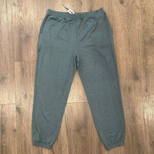 Vuori Boyfriend Jogger in Sea Pine Heather Green Large Relaxed DreamKnit